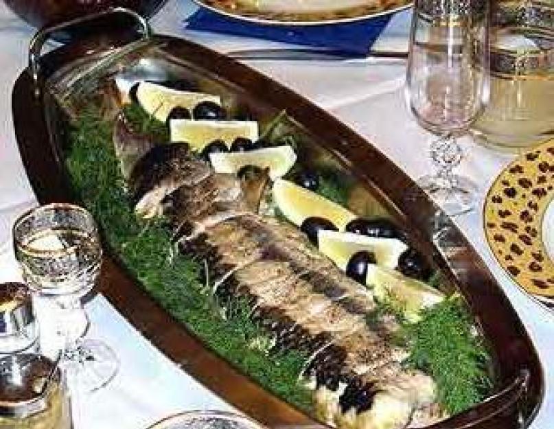 Buong sturgeon na inihurnong sa oven: ang pinakamahusay na mga recipe.  Sturgeon na inihurnong sa oven Ang buong sturgeon na inihurnong sa oven recipe