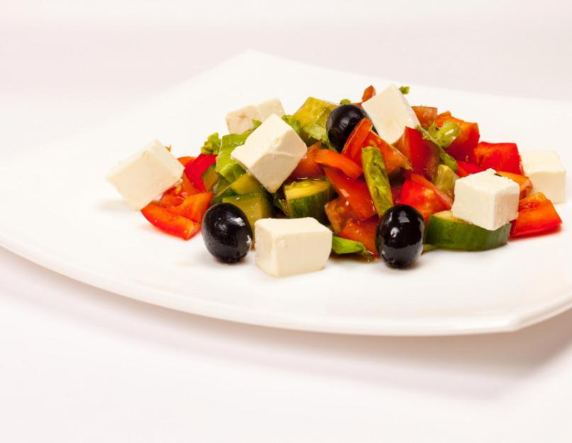 Обычный греческий салат рецепт. Как приготовить греческий салат в домашних условиях. Добавляем мясо или рыбу