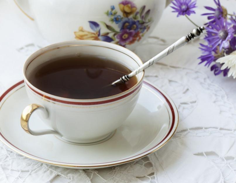  Почему нельзя пить чай с ложкой в кружке примета