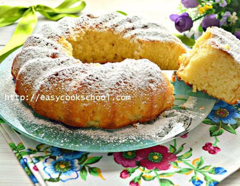 Comment faire cuire une recette de manne avec du kéfir.  Manne luxuriante et friable, cuite au four.  Vidéo : La recette du Mannik au kéfir est classique, très savoureuse