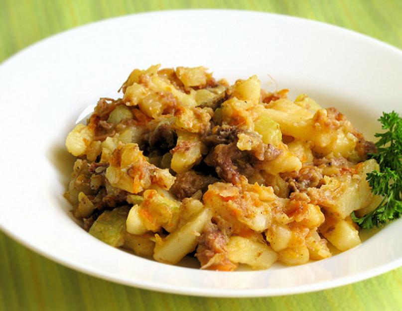 Recette pas à pas de compote de pommes de terre avec ragoût.  Comment faire mijoter des pommes de terre avec un ragoût.  Préparons les appareils de cuisine les plus simples