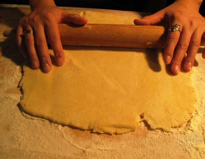 Как делать песочное тесто для пирога. Песочное тесто для пирога – рецепт из творога. Процесс формирования и выпекания