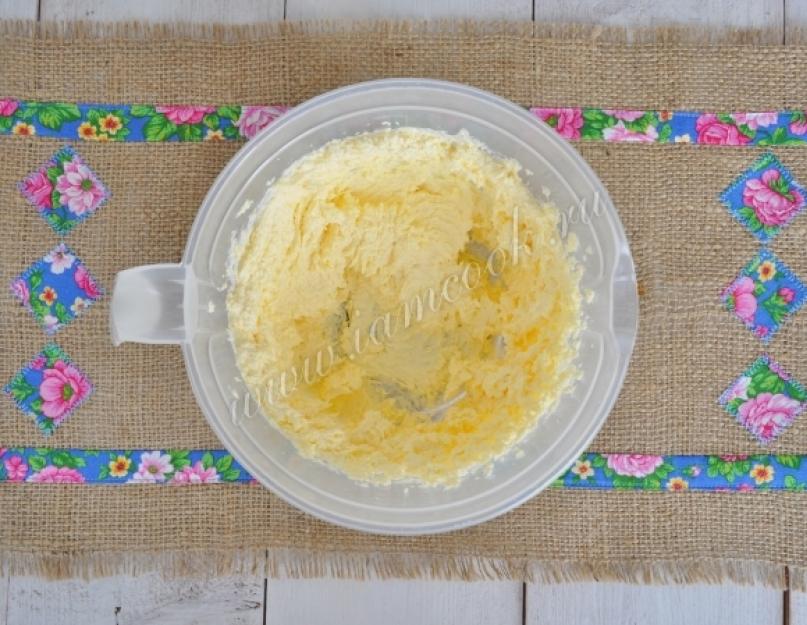 Comment faire un gâteau en forme de hérisson.  Le gâteau Hérisson ne plaira pas seulement aux enfants !  Nous préparons et assemblons des gâteaux « Hérisson » avec différentes crèmes à partir de couches de gâteaux prêtes à l'emploi.  Pour la superposition et la décoration