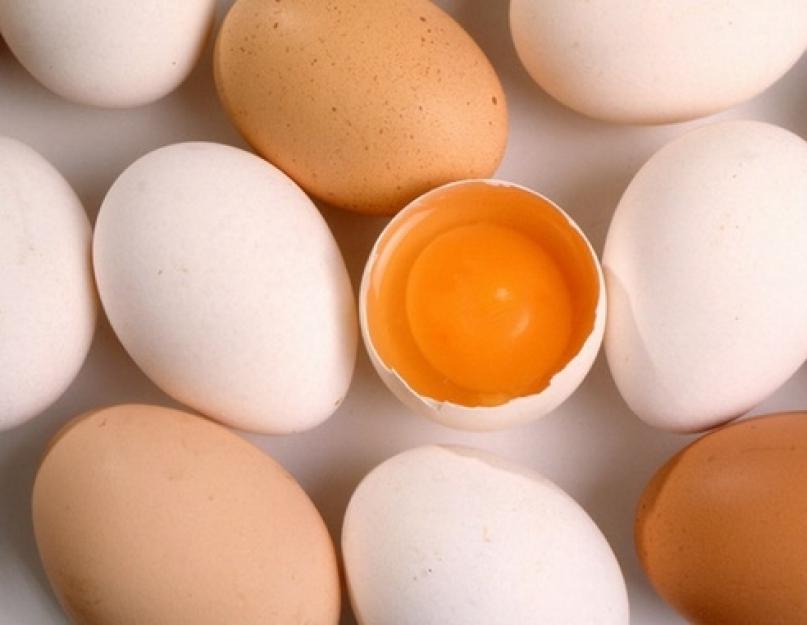 Когда надо смазывать выпечку яйцом. Чем смазывать пирожки и булочки перед выпечкой. Почему яйца полезны