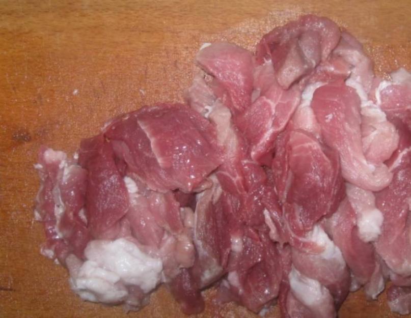 Баклажаны и кабачки с мясом рецепты приготовления. Как правильно готовится свинина с баклажанами? Синенькие с цуккини и картофелем в духовке под сметаной