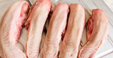 सूअर की जीभ को कैसे पकाएं, सॉस पैन और धीमी कुकर में जीभ को कितनी देर तक पकाएं