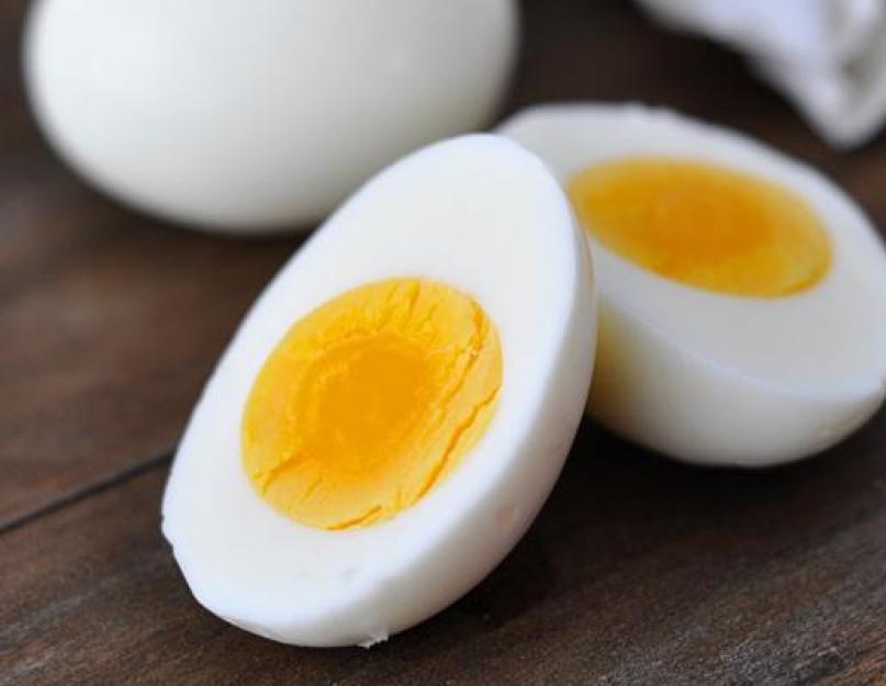 Яйца правильно варим ‒ быстро чистим! Как быстро почистить яйца: советы