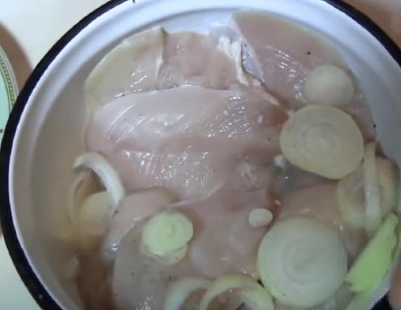 Рецепты шашлыков из куриной грудки. Шашлык из курицы: самые вкусные и сочные маринады, чтобы мясо было мягким