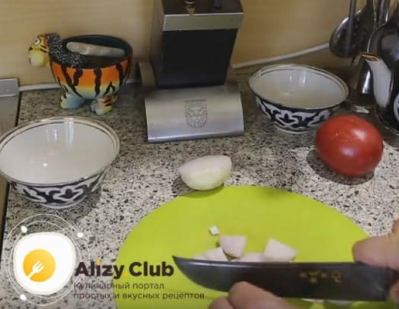Рецепт приготовления вкусной яичницы с помидорами. Яичница с помидорами – беспроигрышный вариант быстрого завтрака или лёгкого ужина. Способы приготовления вкусной яичницы с помидорами