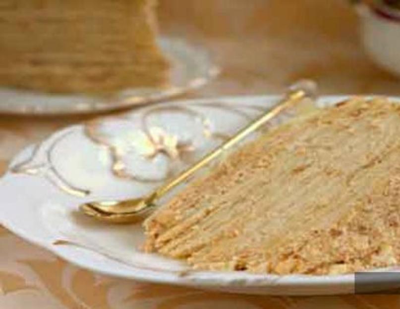 Сливочный крем со сгущенкой для торта наполеон. Классический крем для «Наполеона»: рецепты со сгущенкой и молоком. Как приготовить заварной крем для торта «Наполеон»