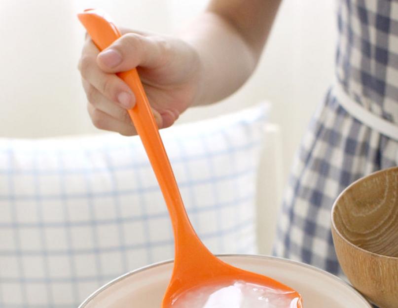 C'est quoi la blague à propos d'une cuillère trouée ?  Cuillère à spaghetti.  Cuillère avec un trou