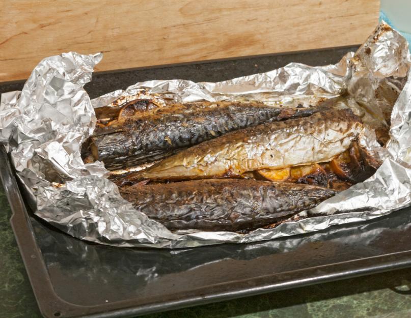 สูตรปลาทูอบที่บ้าน  สูตรหมักสำหรับอบปลาทูในเตาอบ  ปลาแมคเคอเรลอบในเตาอบด้วยกระดาษฟอยล์ - สูตร