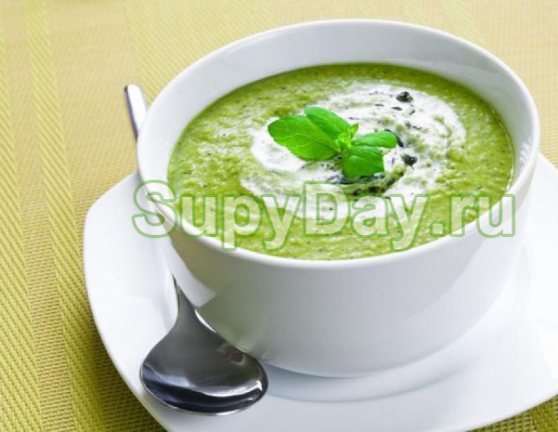Суп с брокколи и фасолью. Суп со стручковой фасолью. Овощной суп из брокколи с фасолью