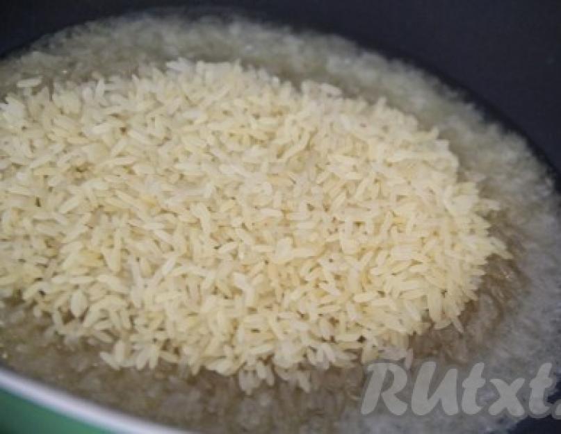 Обжарить рис перед варкой. Жареный рис. Почему рис разваривается