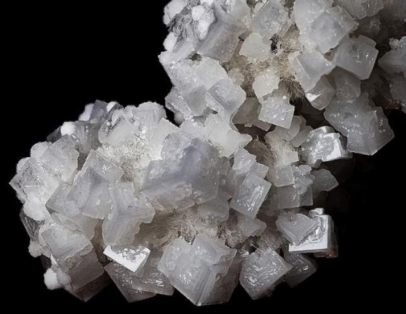 Поваренная соль имеет блеск. В каких состояниях существует поваренная соль? Где в природе содержится хлорид натрия