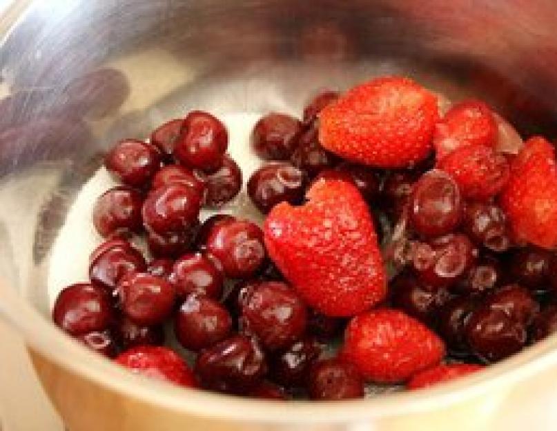 Как варить замороженные ягоды. Легкий компот из замороженных ягод. Рецепты компота из замороженных ягод