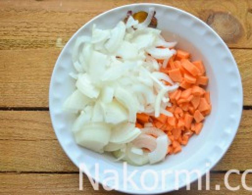 Капуста морковь и болгарский перец на зиму. Салат из капусты на зиму в банках с болгарским перцем. Самый простой и вкусный рецепт консервированной капусты с перцем