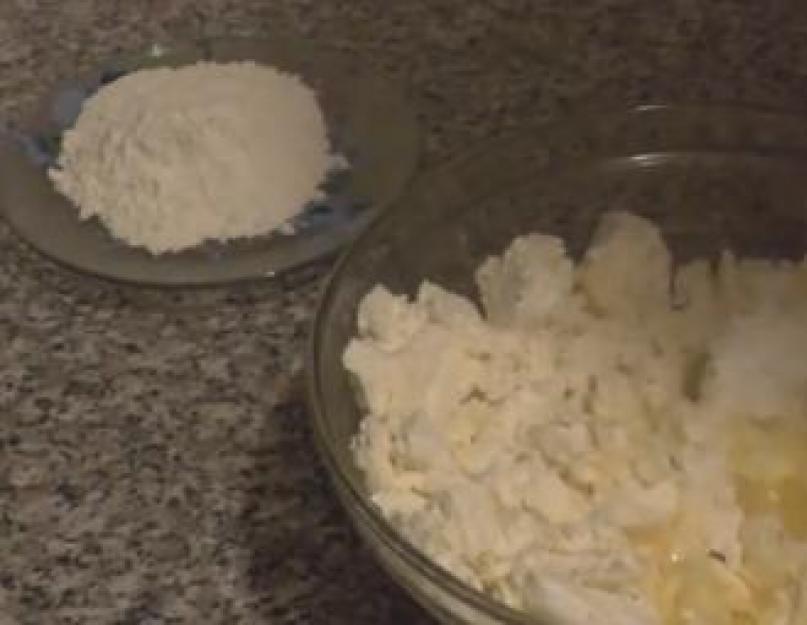 Как приготовить сырники из творога простой. Рецепт сырников из творога – быстро, вкусно и полезно