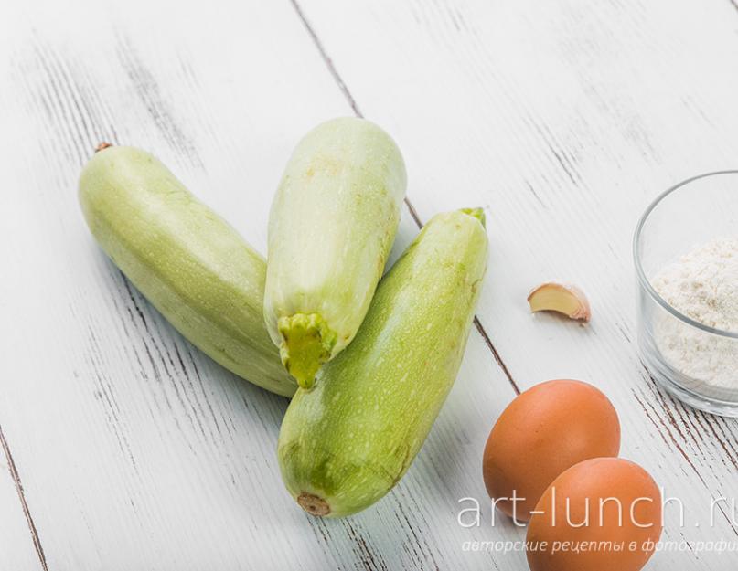 Comment faire des crêpes aux courgettes.  Une recette délicieuse et simple de crêpes diététiques.  Crêpes de courgettes à la viande