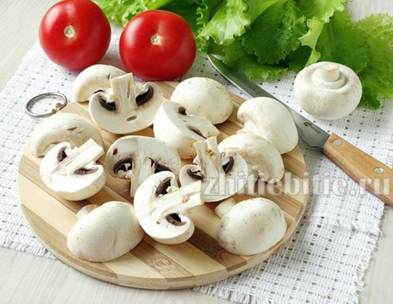 Запеченная картошка с маринованными грибами. Как правильно выбрать ингредиенты. Самый простой вариант