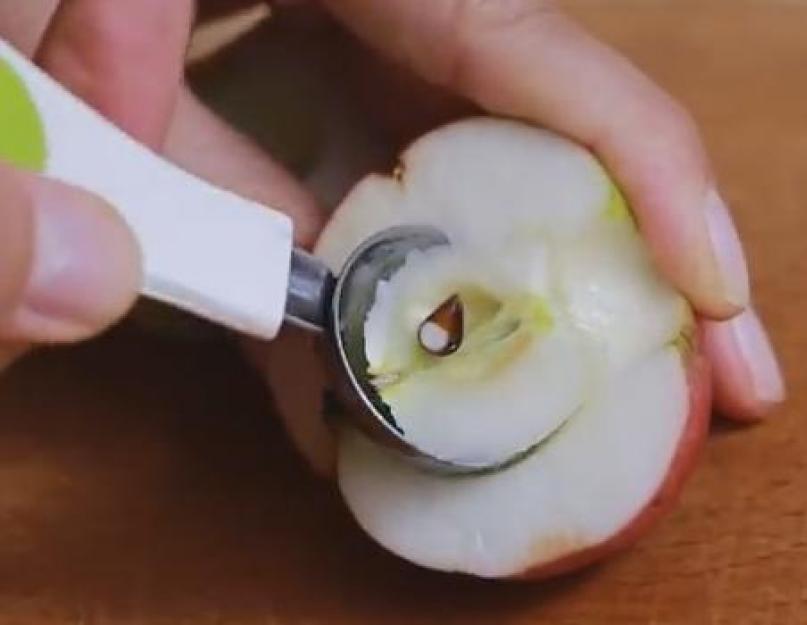 Яблочный пирог рецепт самый простой в духовке. Как приготовить пышную шарлотку с яблоками в духовке