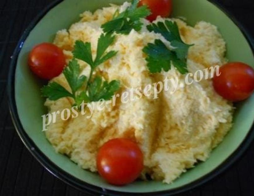 Préparez des rouleaux de lavash fourrés.  Une belle idée pour décorer des portions pour une fête.  Préparer une délicieuse garniture au caviar rouge pour le lavash