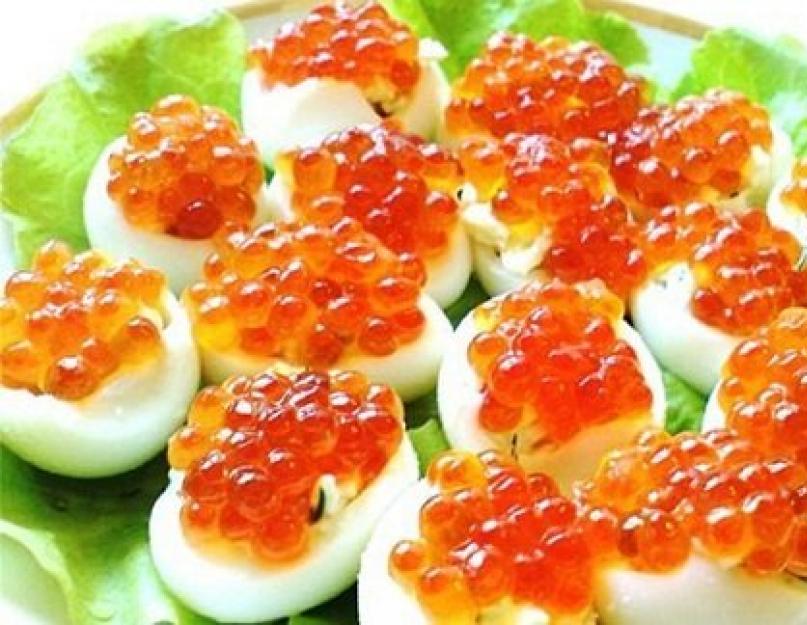 Начинка для фаршированных яиц: варианты, рецепты. Фаршированные яйца на праздничный стол. Фаршированные яйца «Мухоморы». Фаршированные яйца с крабовыми палочками