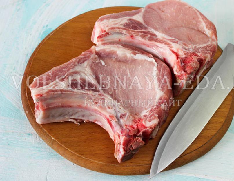 Сочный стейк из свинины рецепт. Стейк из свинины - три коронных рецепта. Специи к жареной свинине