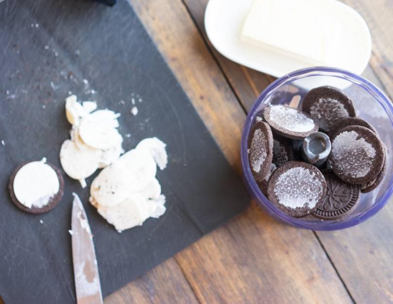 Comment faire un cheesecake infusé à froid.  Cheesecake froid en velours rouge.  Des recettes de cheesecake délicieuses et simples étape par étape