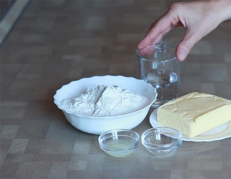 Пирожки с капустой из слоеного бездрожжевого теста. Рецепты пирога с капустой из слоеного теста