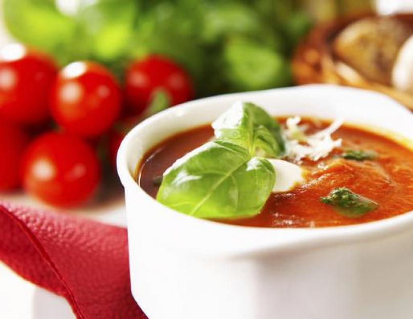 Горячий томатный суп. Томатный суп гаспачо с фасолью