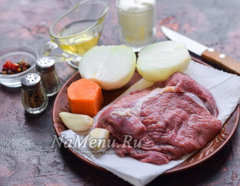 Рецепт тушеной говядины с подливкой. Готовим мясо в сливочном соусе. С томатной пастой