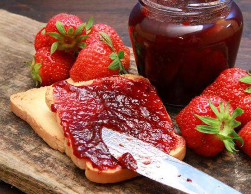 Comment faire de la confiture de fraises en cinq minutes.  Nous utilisons un multicuiseur - confiture de cinq minutes dans des modèles puissants.  Confiture de fraises « Pyatiminutka » aux baies entières - recette vidéo