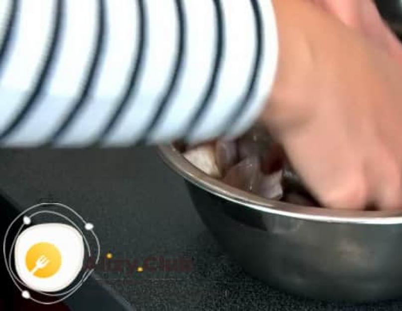 Рецепт колбасок в кишке из фарша. Домашние колбаски: секреты приготовления идеальной закуски. Как сделать домашнюю колбасу с куриной печенью и гречкой - видео рецепт