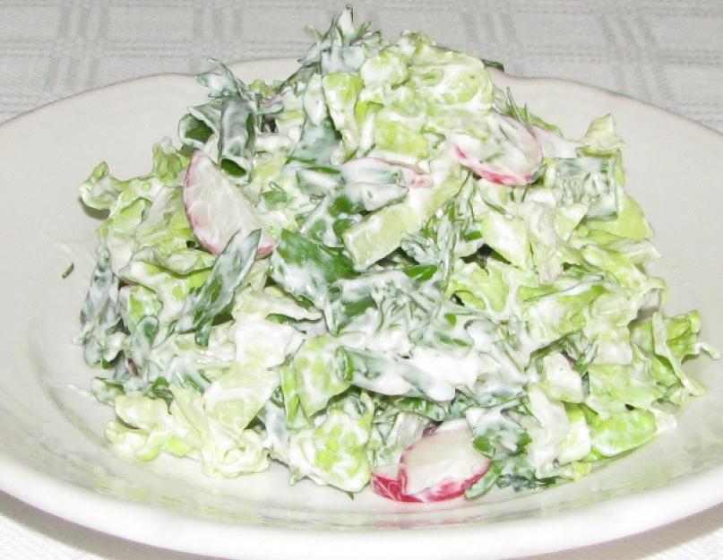 Легкий салат с китайской капустой. Салат из китайской капусты и зелени. Салат «Морской бриз»