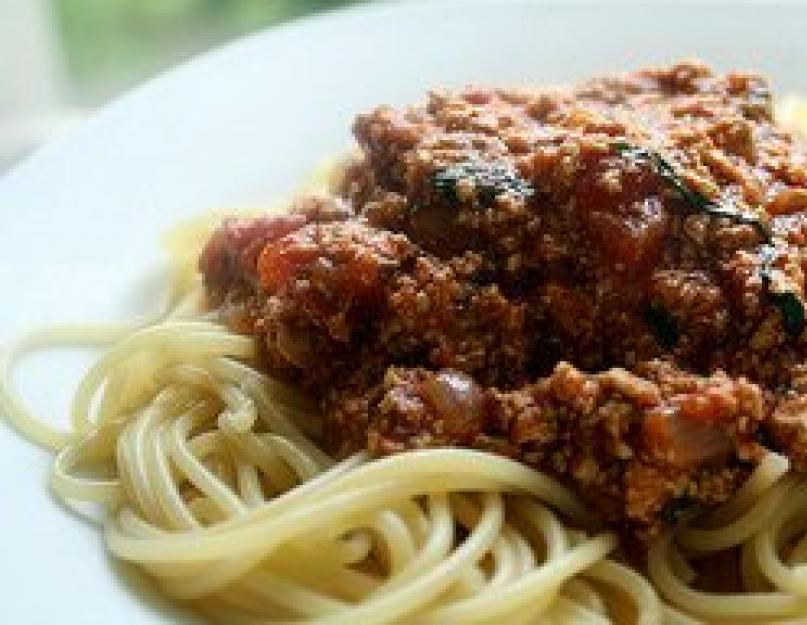 Casserole de pâtes italiennes.  Casserole classique au fromage.  Tandem exquis – poulet aux pâtes italiennes