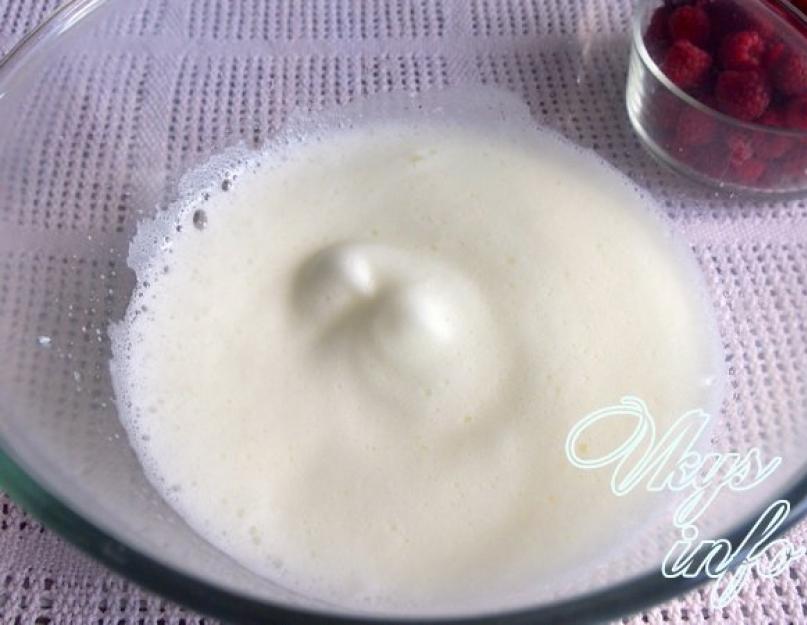 Biscuits à l'avoine et au gingembre.  Les biscuits à l'avoine sont une gâterie maison saine.  Recettes de biscuits à base de flocons d'avoine avec du miel, du gingembre, de la cannelle et du zeste d'orange.  Biscuits à l'avoine et au gingembre