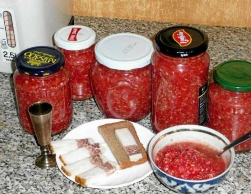 Рецепт хреновухи из помидор. Как приготовить и хранить хреновину на зиму – рецепты, полезные советы. Особенности приготовления хреновой закуски из томатов и чеснока
