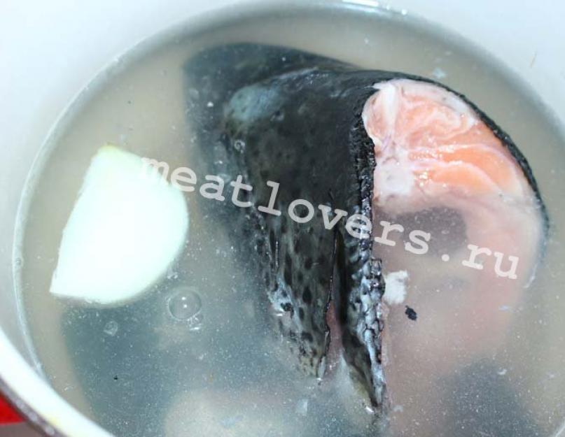 Рыбный суп из головы семги. Рецепт: Уха из семги - наваристая и душистая