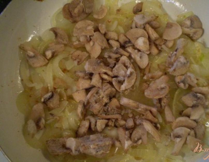 Вкусная говяжья печень с грибами тушеная в мультиварке со сметаной. Куриная печень с грибами в сметанном соусе