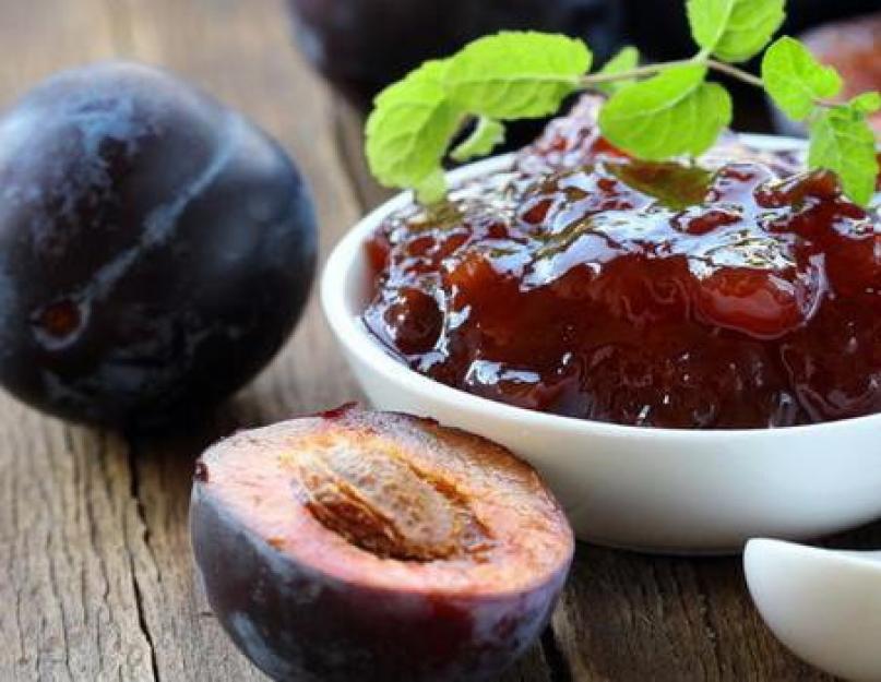 Comment faire de la confiture à partir de grosses prunes.  Confiture épaisse de prunes jaunes pour l'hiver.  Des prunes jaunes