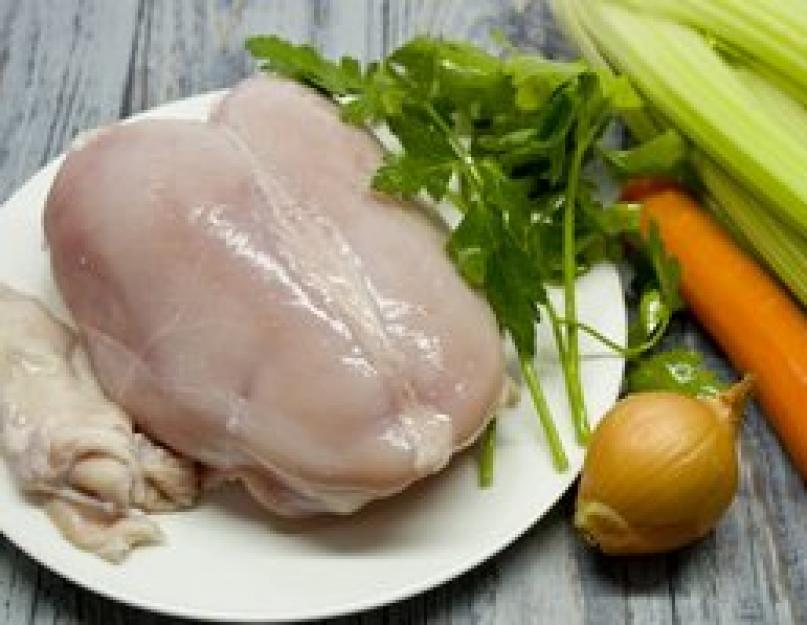 Сколько килокалорий в курице отварной. Калорийность, польза и вред вареной курицы