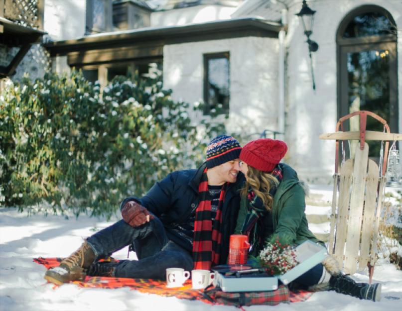 Que peut-on cuisiner dehors en hiver ?  Vin chaud fruité d'hiver.  Collations d'hiver chaudes et froides pour un pique-nique en plein air