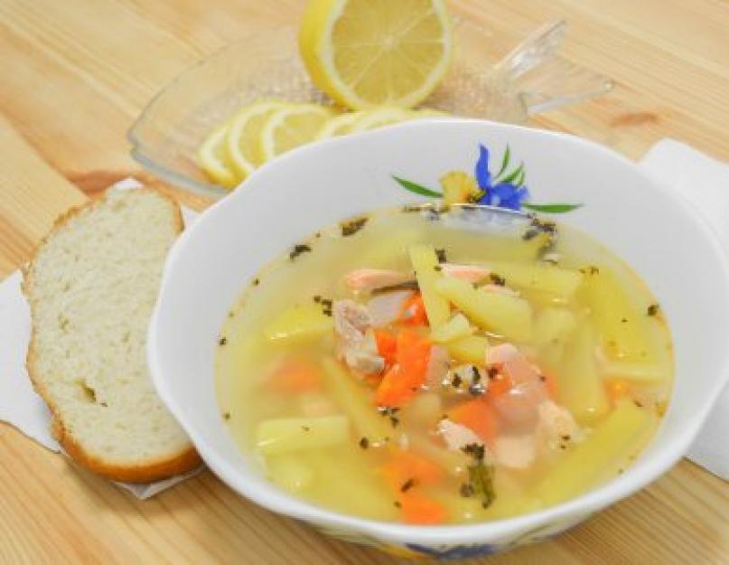 Comment cuisiner une soupe de tête de truite à la maison.  Soupe à la truite - les meilleures recettes pour une délicieuse soupe de poisson.  Oreille classique composée de tête et de queue