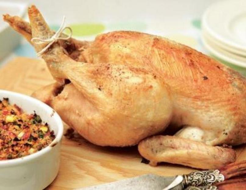 Fırın tepsisinde tavuk nasıl pişirilir?  Bir manşonda pişmiş, hardallı, pembe ve sulu tavuk.  İhtiyacımız olan tarif için