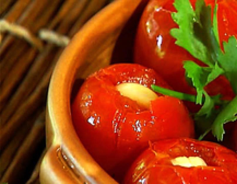 Резанные малосольные помидоры. Как приготовить вкусные малосольные помидоры. Секреты засолки помидоров быстрого приготовления