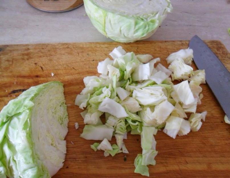 La salade de calamars au carême est délicieuse.  Salades de carême aux calamars : une délicieuse sélection de recettes photo.  Salade de calamars et avocat