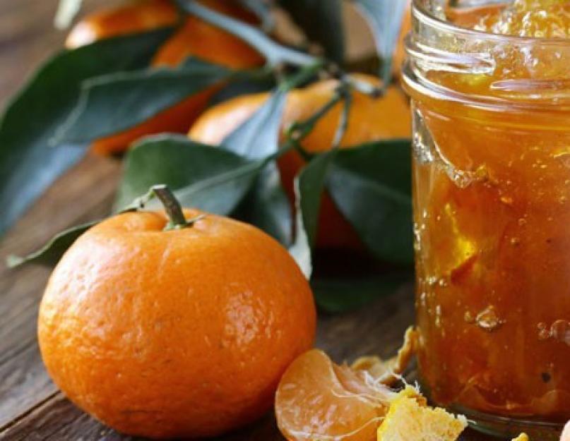 Comment faire cuire de la confiture de mandarine en tranches.  Dessert mandarine à la vanille dans une mijoteuse.  Confiture d'écorces de mandarine