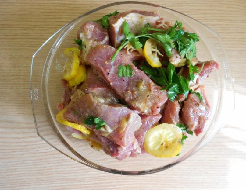 Правильное маринование шашлыка из свинины. Как сделать шашлык из свинины мягким и сочным. Также не стоит добавлять много специй, они могут перебить настоящий аромат шашлыка