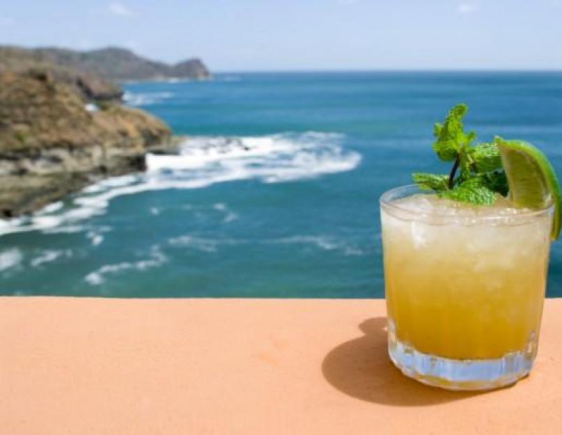 «Секс на пляже» – слабоалкогольный коктейль с пикантным названием. Лимончелло, Южная Италия